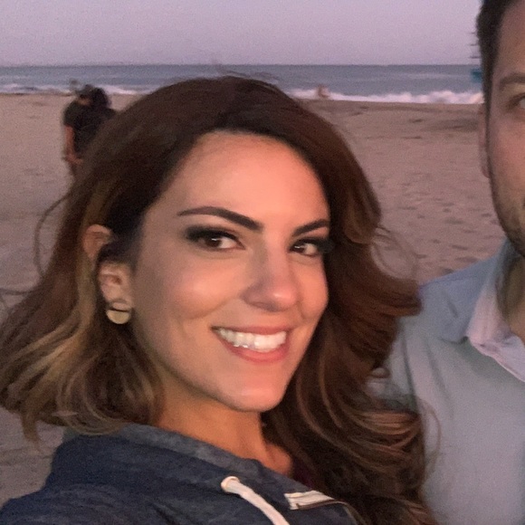 Meet your Posher, Ana - Picture 1 of 1